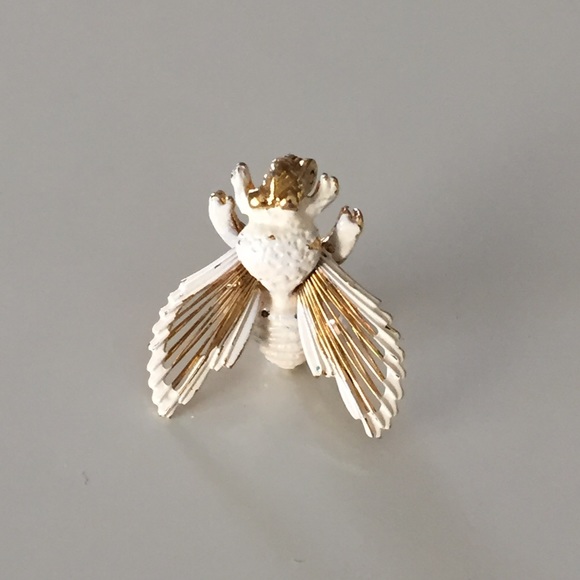 Monet Jewelry - Delicate Bee Pin